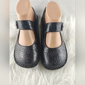 Black Embossed Wedge Shoes